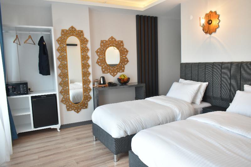 Avcilar Garden Hotel 3*
